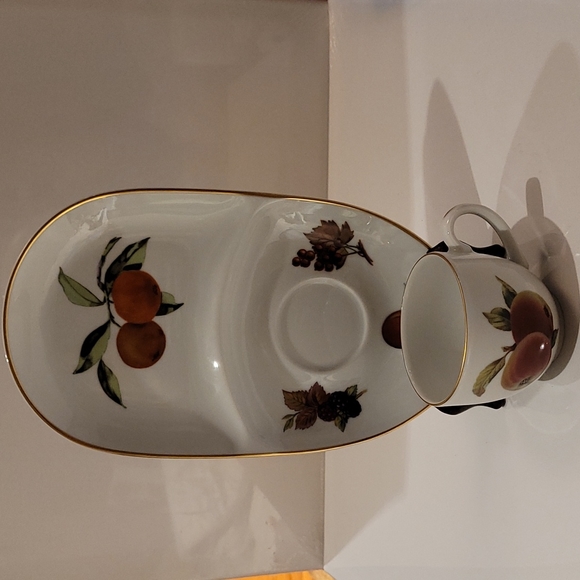 Vintage Royal worcester evesham gold trim teacup and saucer 11"×6 1/4" - Picture 1 of 6